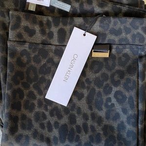 NWT BRAND NEW CALVIN KLEIN LEOPARD SKINNY PANTS